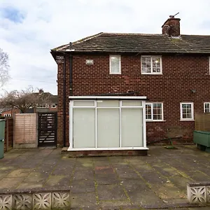 3br In The Heart Of Cheadle Baguley